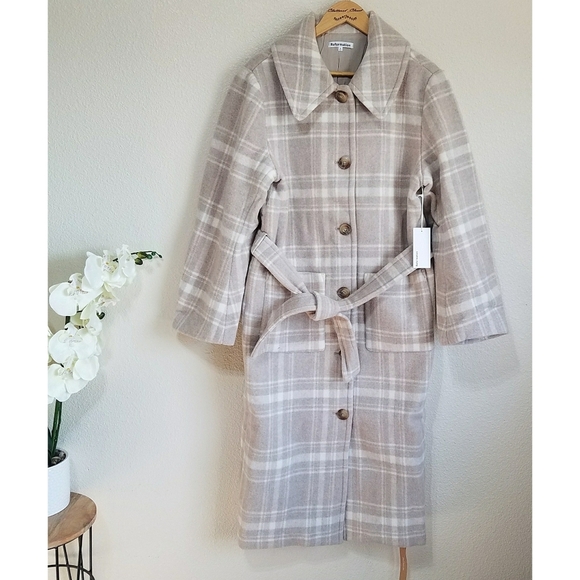 Reformation Middlefield Coat in Beige Plaid - Picture 2 of 10